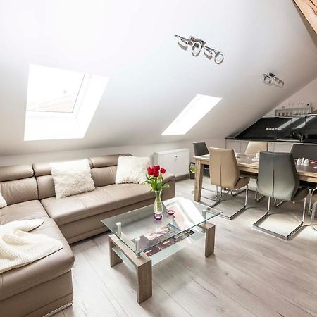 Vip Suite Hotel Heinz Dobris Exterior foto